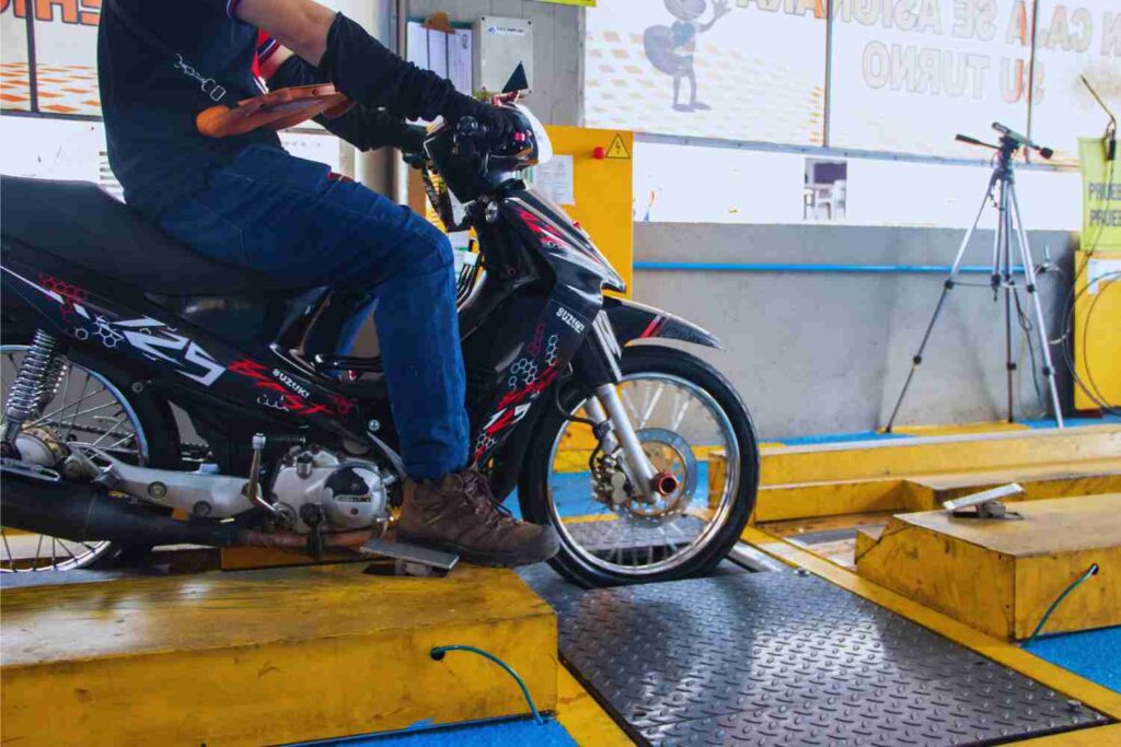 Prueba Luces Revisión técnico mecánica CDA Cotrasangil moto