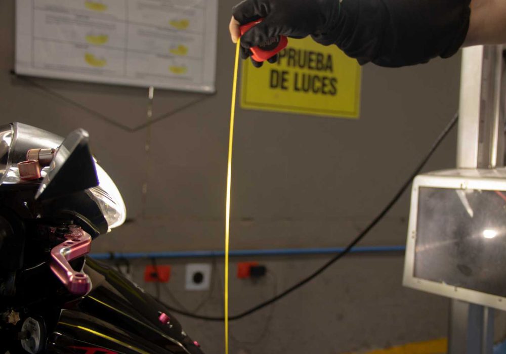 prueba de luces Revisión Técnico Mecánica CDA Cotrasangil